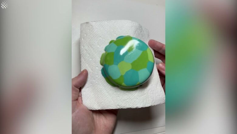 Look at these Earth-themed cookies that’ll make your mouth water