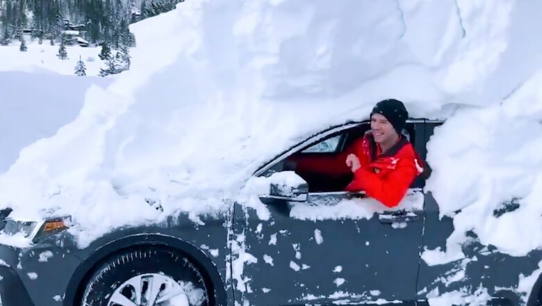 Man Drives With 1-Ton Snowdrift On His Car | Best Of The Week