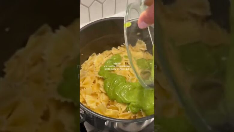 Avocado Pesto Pasta Is TikTok’s Latest Food Trend | What’s Trending In Seconds | #Shorts