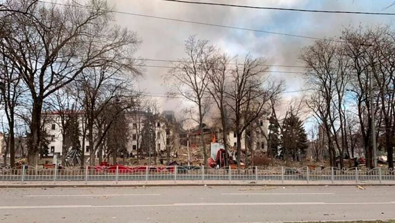 Search for survivors in Mariupol after Russians bombing | CTV News in Ukraine