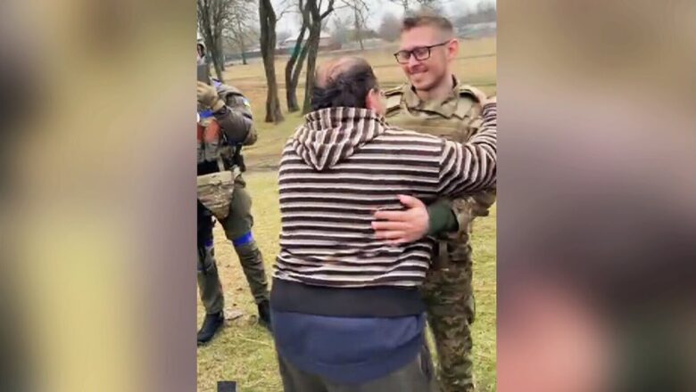 Ukrainian soldier reunited with parents after village is liberated