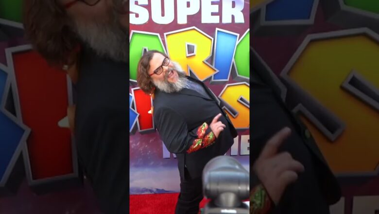 Jack Black Makes Star Wars Cameo in ‘Mandalorian’ Alongside Lizzo #shorts