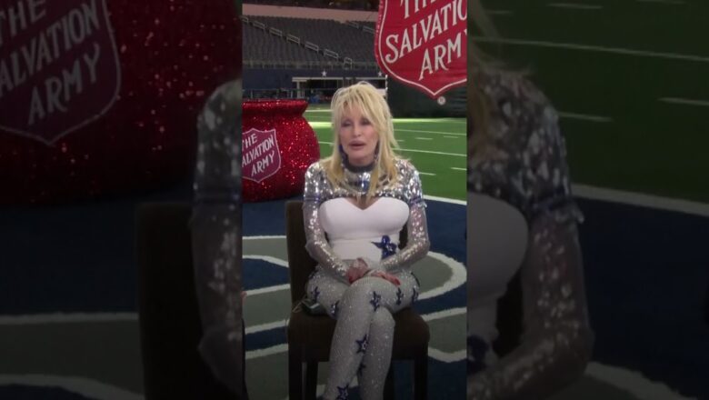 Dolly Parton dresses as Cowboys cheerleader, rocks halftime show #Shorts