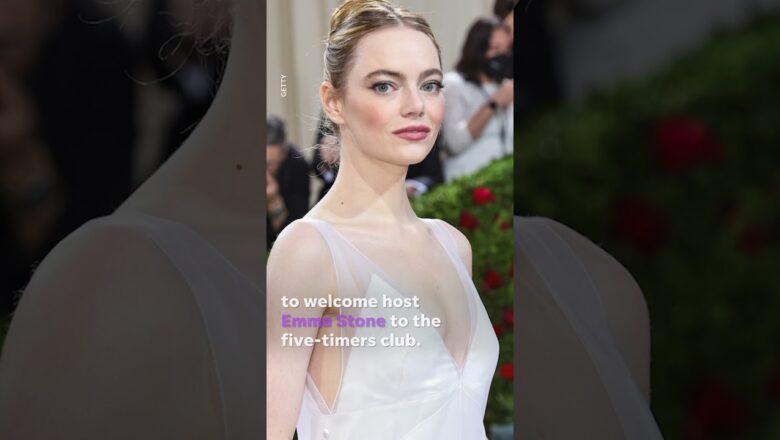 ‘SNL’: Host Emma Stone gets five-timers club welcome from Tina Fey #shorts