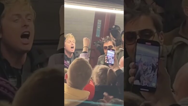 Green Day, Jimmy Fallon perform on New York City subway platform #Shorts