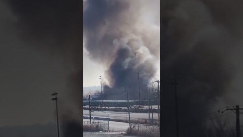 Smoke seen from miles away from large fire at New Jersey warehouse #Shorts