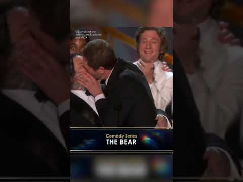 The Bear Cast MAKE OUT at the Emmys