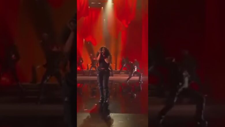 SZA Performs Kill Bill at the Grammys