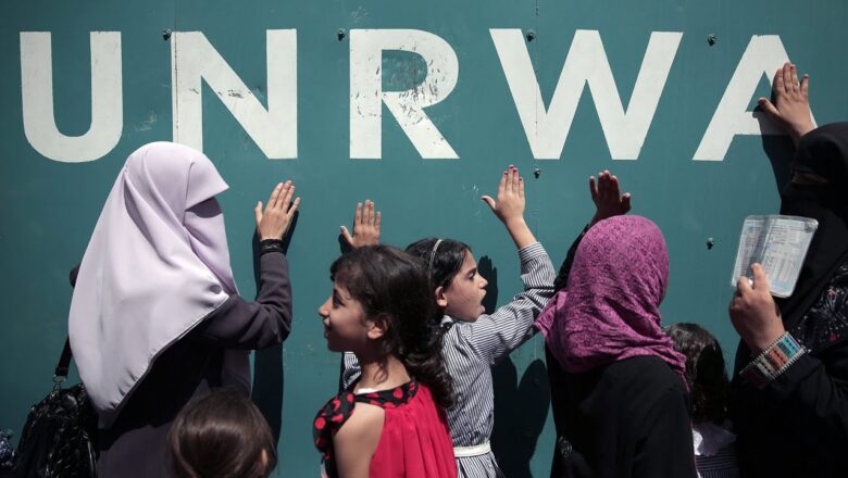 Canada announces it will restore funding to the UNRWA