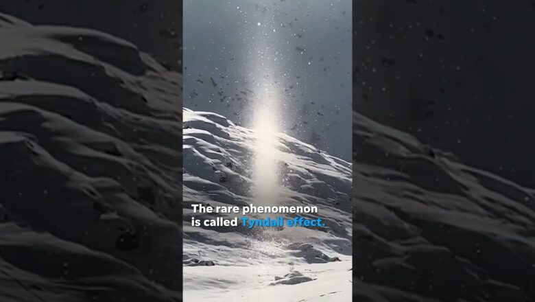 Sci-fi portal or strange phenomenon? Bizarre effect amuses skiers #Shorts