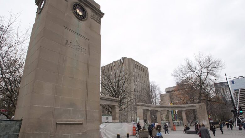 Cutout of Netanyahu seen hanging from McGill’s Roddick Gates