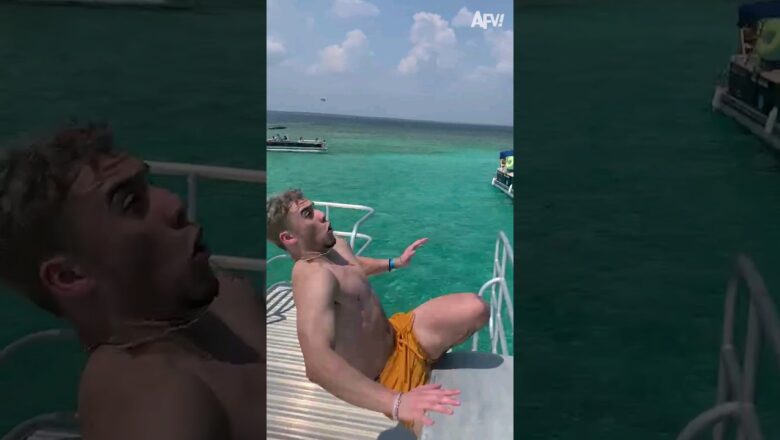 He’ll never try to show off ever again 🛥️ #shorts #boat #fail #funny #summer