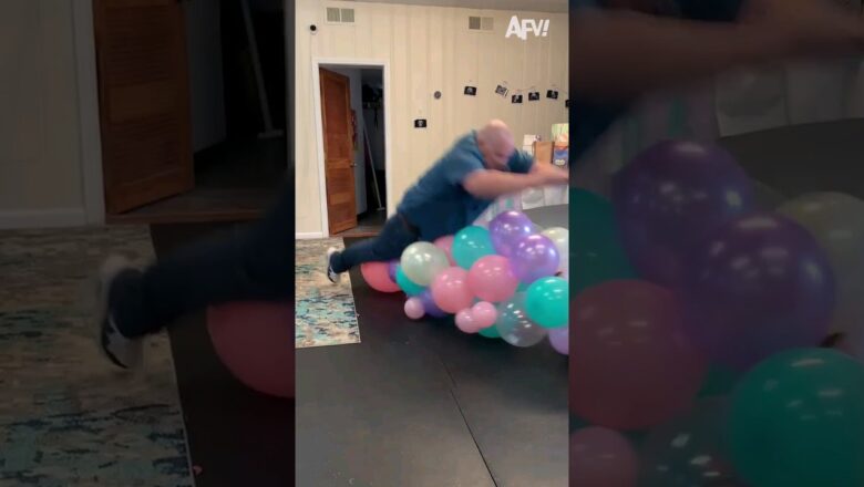 Why did he do that?🎈 #balloons #fail #funny #shorts