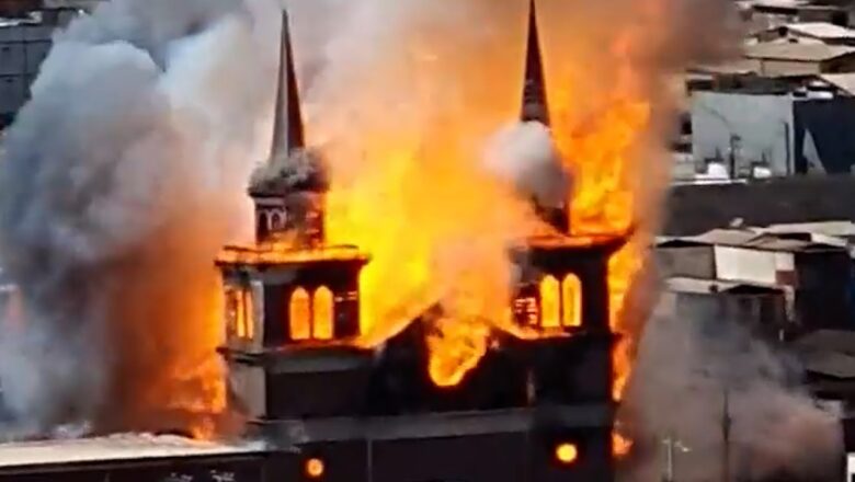 CAUGHT ON CAMERA | Fire tears through historic church in Chile