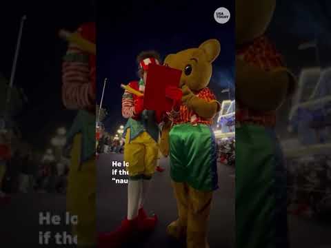 Disney Christmas parade elf goes viral for silly antics #Shorts