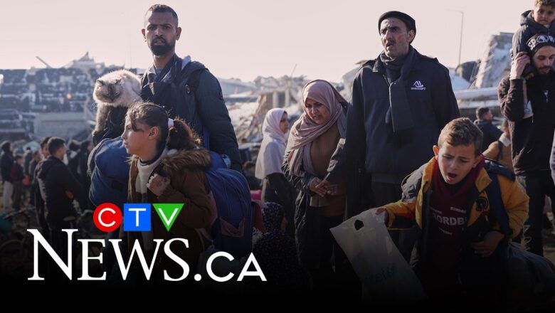 Massive crowd of displaced Palestinians return to northern Gaza