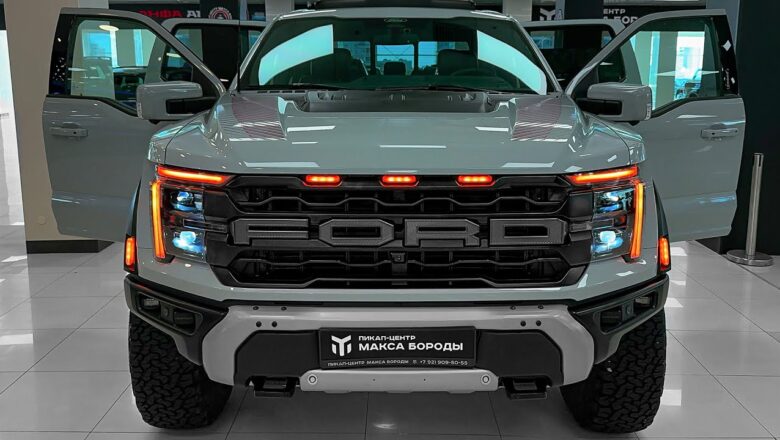 2025 Ford F-150 Raptor – Sound, Interior and Exterior