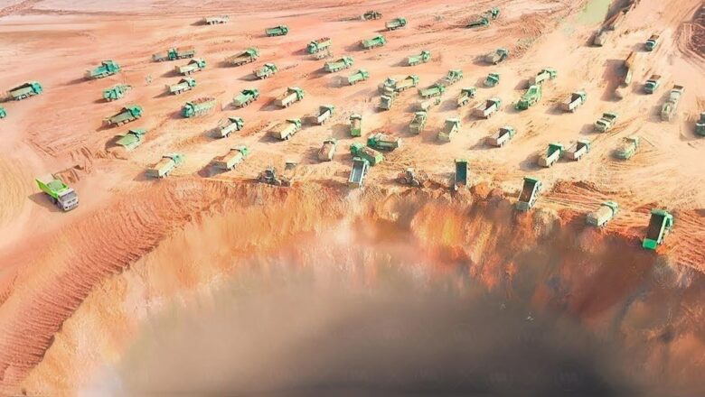 (MULTI!) This Country Removed Tons of Sand From the Desert, But Why?