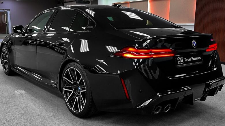 2025 BMW M5 – The High-Tech Wild Sport Car!