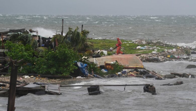 LIVE view of Jamaica’s Kingston Harbour as Hurricane Melissa bears down