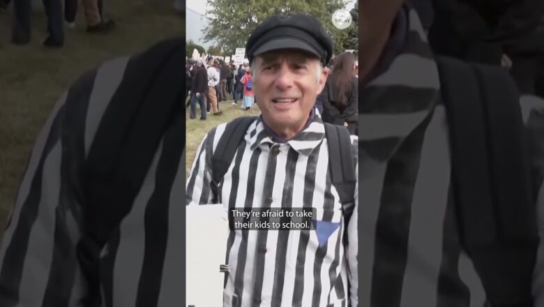 Protesters, police square off outside ICE facility in Chicago