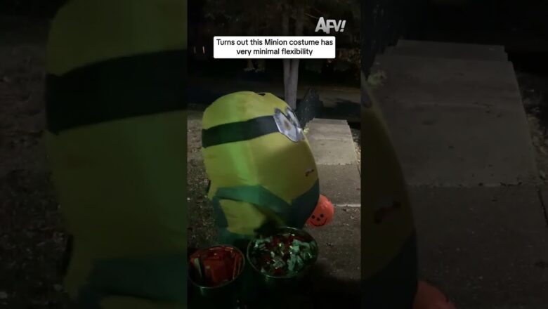 Turns out this Minion costume has very minimal flexibility