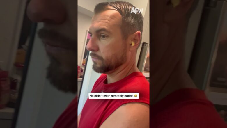 He didn’t even remotely notice 😂