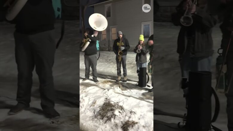 Crowd gathers for vigil following ICE shooting in Minneapolis