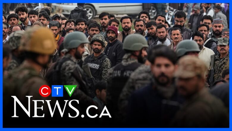 At least 30 people killed following suicide bombing in Pakistan