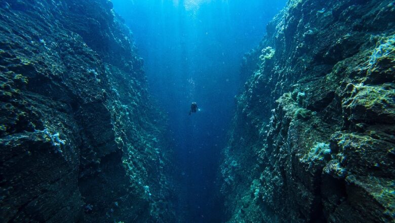 Scientists Found a Crack Bigger Than the Grand Canyon in the Ocean