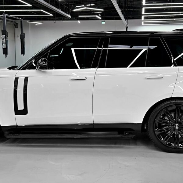 Range Rover (2026) – Wild Extra-Large SUV (King of the City)
