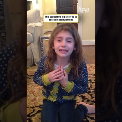 This supportive big sister is so adorably heartwarming