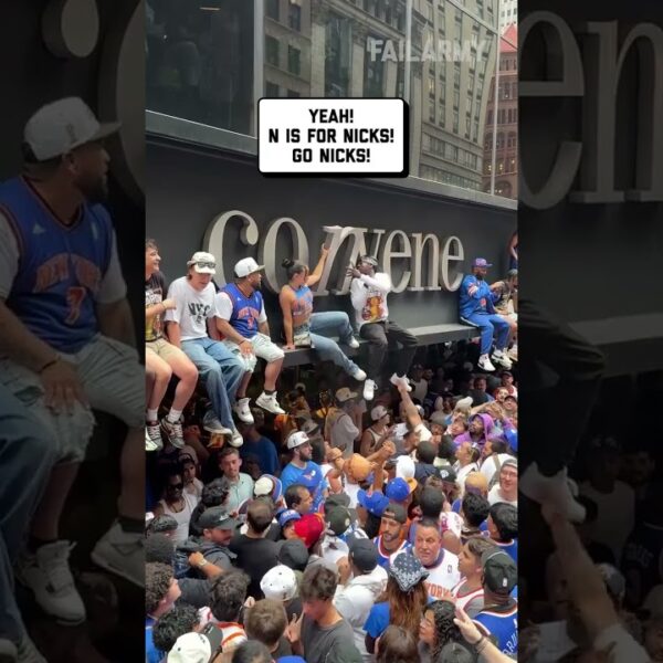 Just moved to NYC huge Knicks fan #fail #tourist #accident #shorts #knicks