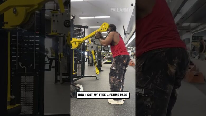 Somebody come get him #gymfail #fitspo #workout #exercise #fail