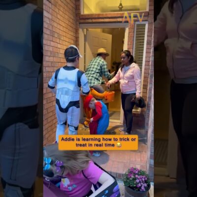 The most honest trick or treat moment you’ll see all year 😂 #halloween #funny #shorts