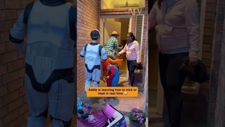 The most honest trick or treat moment you’ll see all year 😂 #halloween #funny #shorts