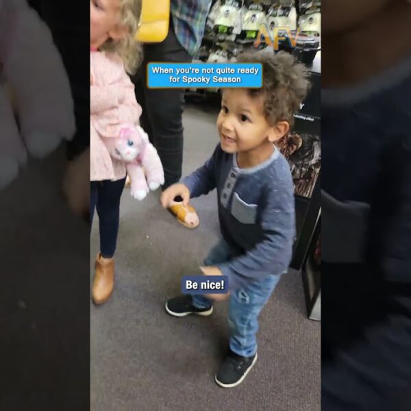 This kid is NOT about that spooky life 🎃 #halloween #fails