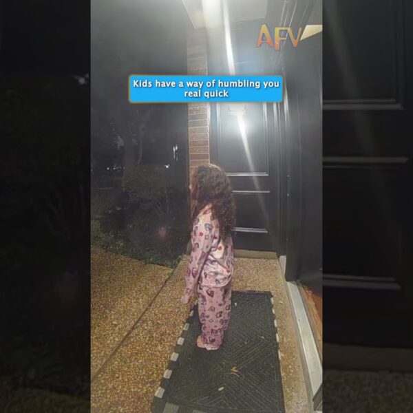 This kid is trying to find her dad a new wife! 😳 #funny #family #shorts