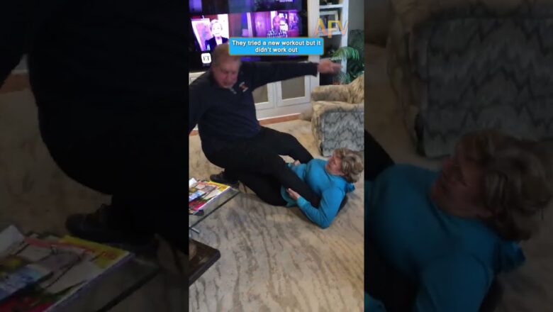 Trying to workout as a couple be like… 🤣 #funny #couple #fail